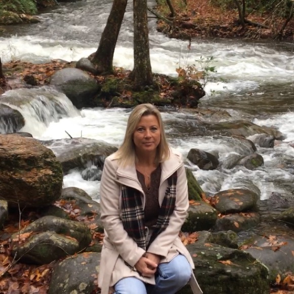 Meet your Posher, Kelly - Picture 1 of 1